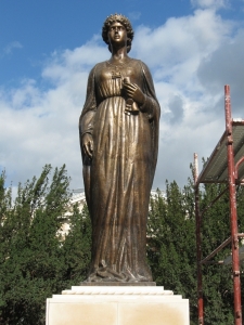 statuia Regina Maria Oradea